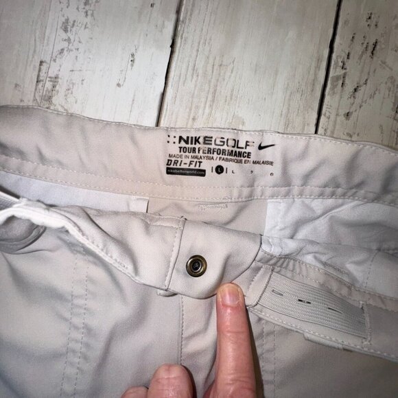 Nike Golf Tour Performance Dri-Fit Shorts / Women’s Large / Bermuda / Beige - Picture 3 of 7